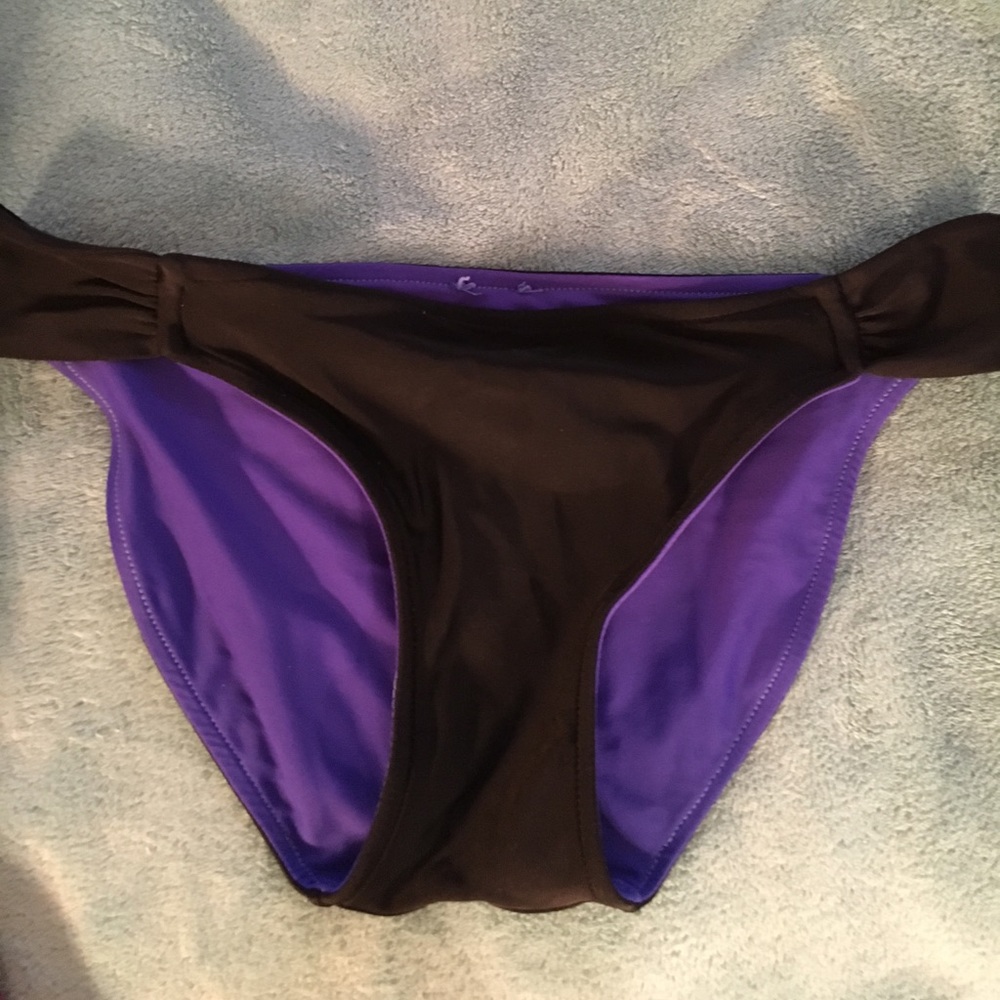 Black reversible bikini bottoms